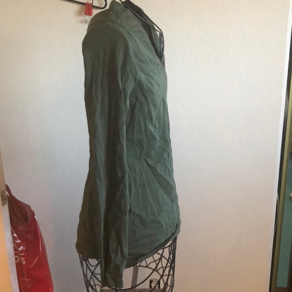 A new day green v neck tee - Picture 3 of 5